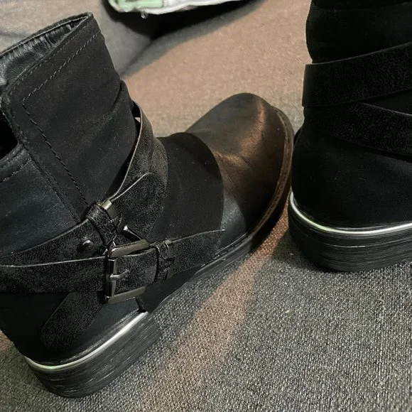 Multi-textured black booties - Picture 8 of 16